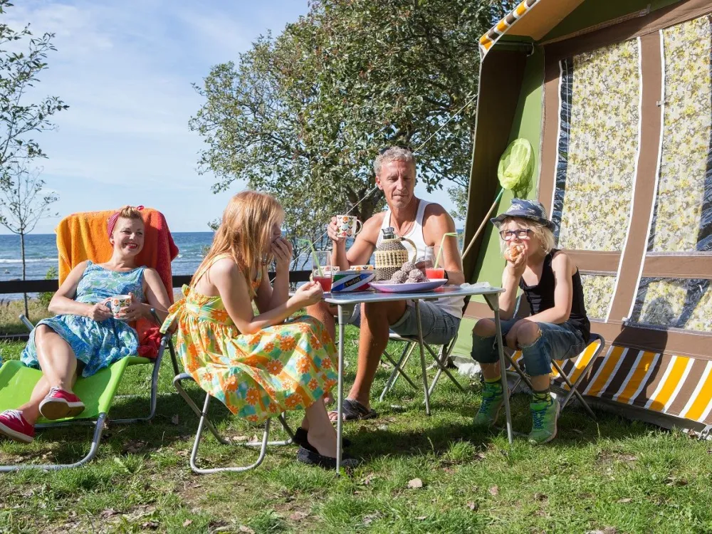 Campingtomt MEDEL 8x10 meter inkl. el, VA och wifi