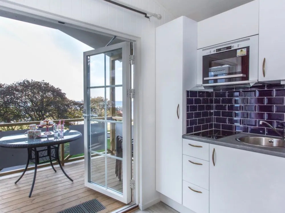 Cabin - Strandstugan, 4 beds, toilet and outside shower.