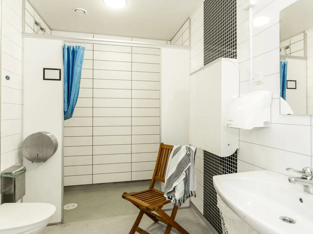 Campingtomt MEDEL 8x10 meter inkl. el, VA och wifi